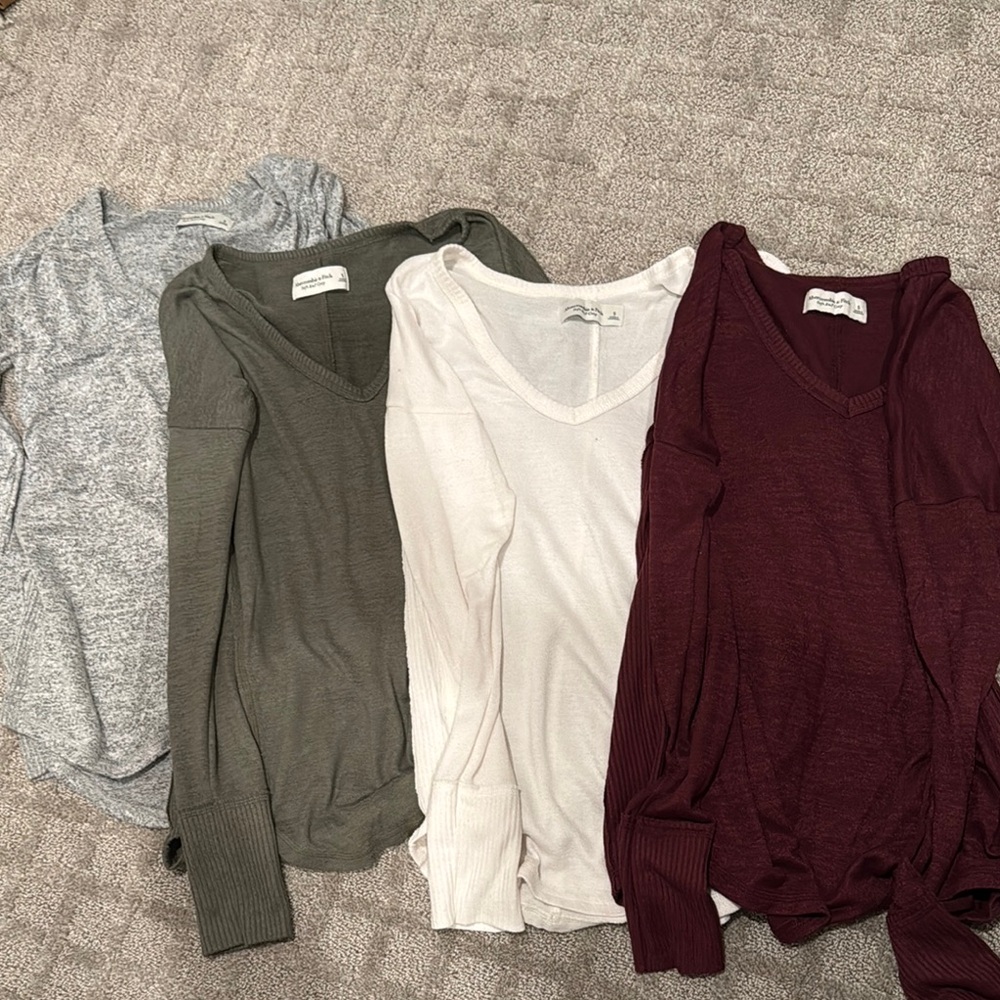 Abercrombie and fitch long sleeve v neck bundle